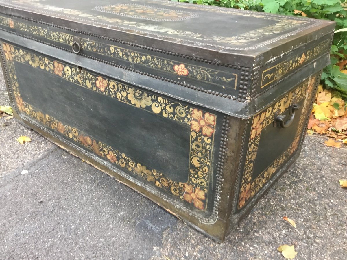 Painted Leather Chest, Camphor Tree, Philippines Colonial Spain, XVIIIth-photo-1