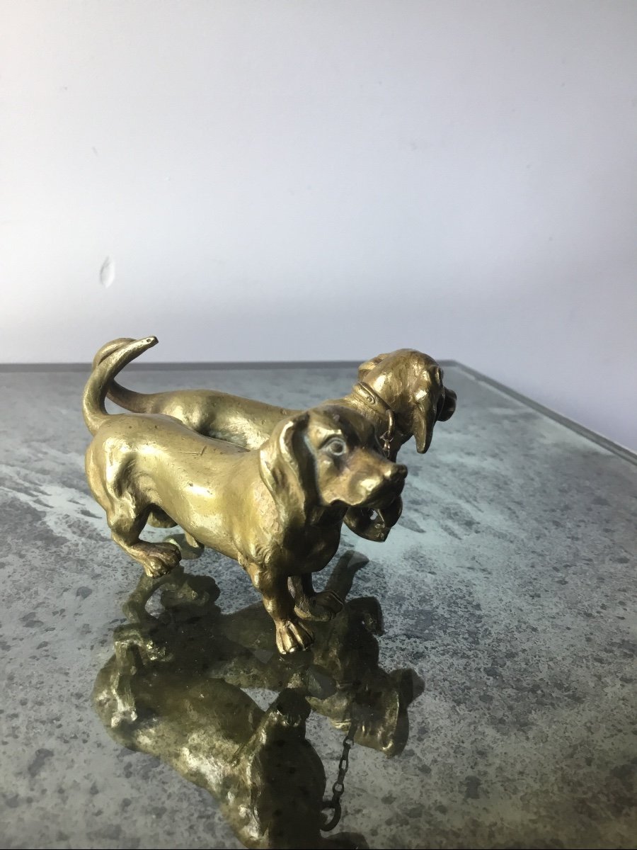 The Two Dachshunds In Gilt Bronze-photo-3