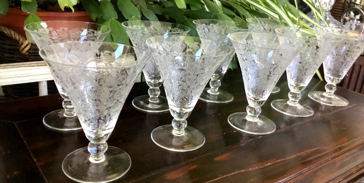 9 Small Aperitif Glasses In Engraved Crystal (+2)