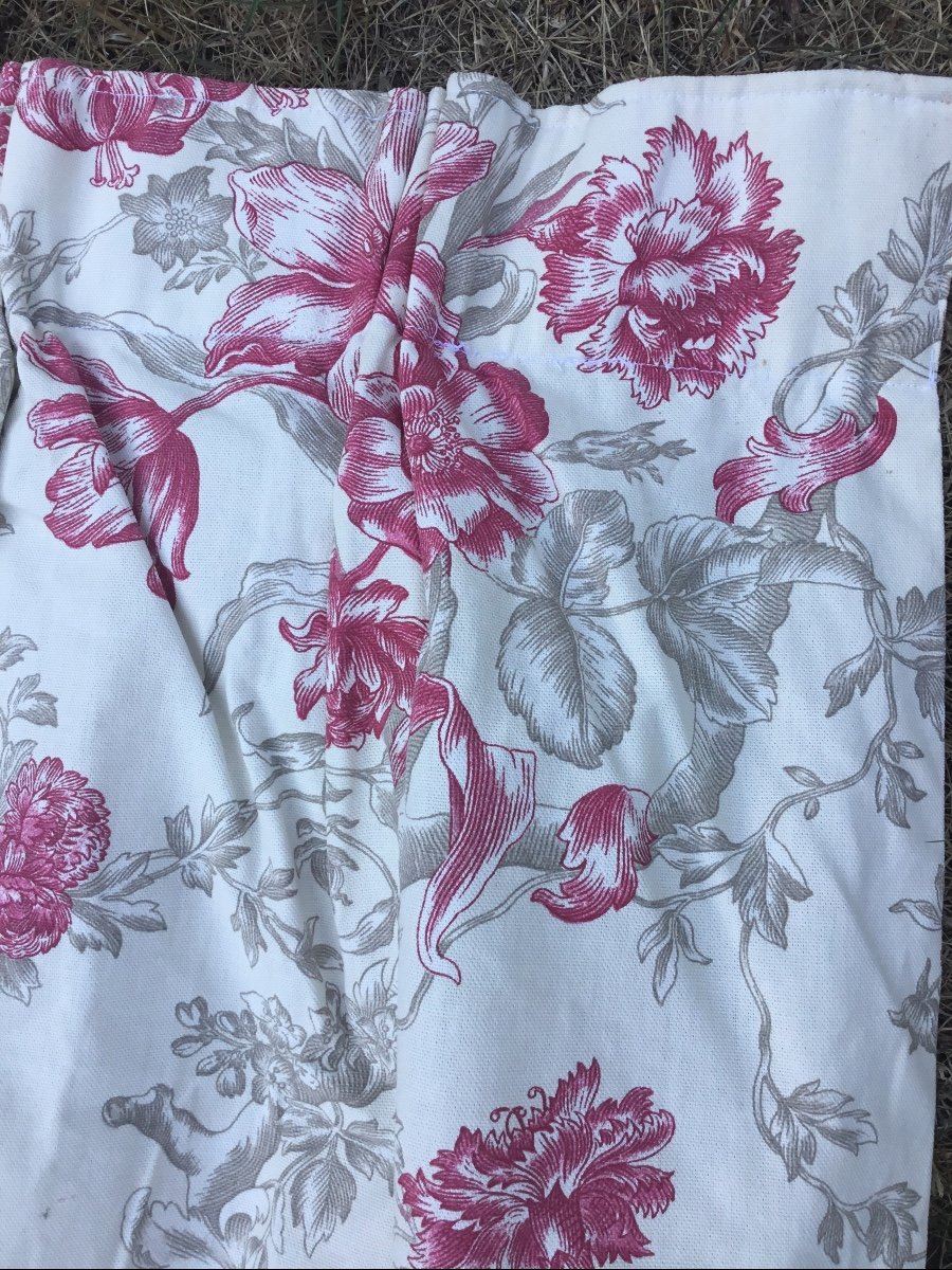 Lovely Pair Of Gray And Pink Floral Curtains (280 X 140)-photo-1