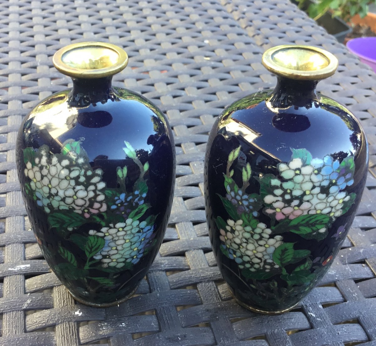 Paire De Vases Japonais Miniatures Aux Hortensias -photo-2