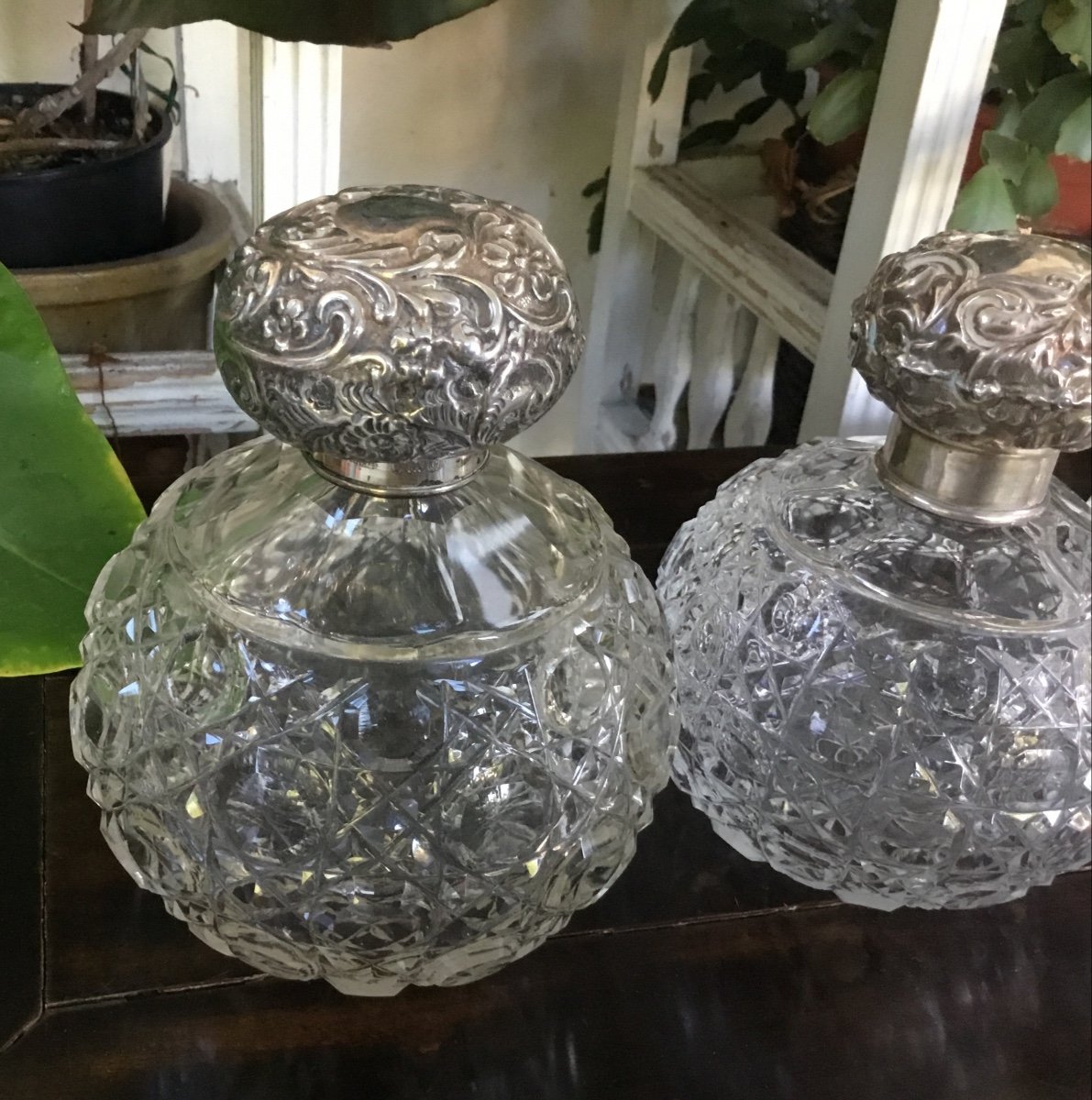 The Suite Of 4 English Crystal And Silver Bottles-photo-2