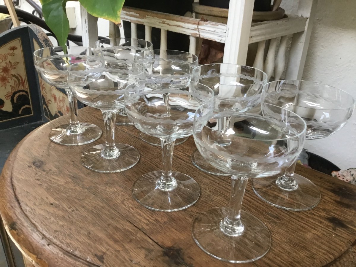 Suite De Huit Coupes à Champagne En Cristal Gravé-photo-4