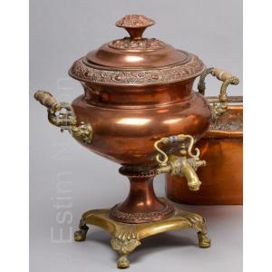 Samovar In Copper And Brass With Repoussé Decor, XIXth