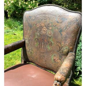 Large Fauteuil à Entretoise Recouvert D’un Cuir De Cordoue