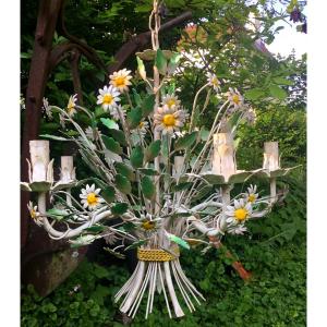 Country Spirit Chandelier With Daisies