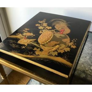 Japanese Lacquer Box Decorated With Roosters In The Drum