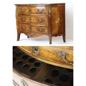 Commode agencement de tiroirs intégrés de style Louis XV