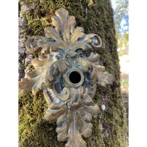 Petit gueuloir de Fontaine, tête de lion fantastique 