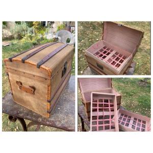 PETITE MALLE DE VÊTEMENTS DE POUPÉE - XIXE SIÈCLE