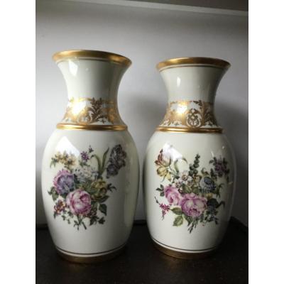 Grande Paire De Vases En Porcelaine Au Vase Étrusque 