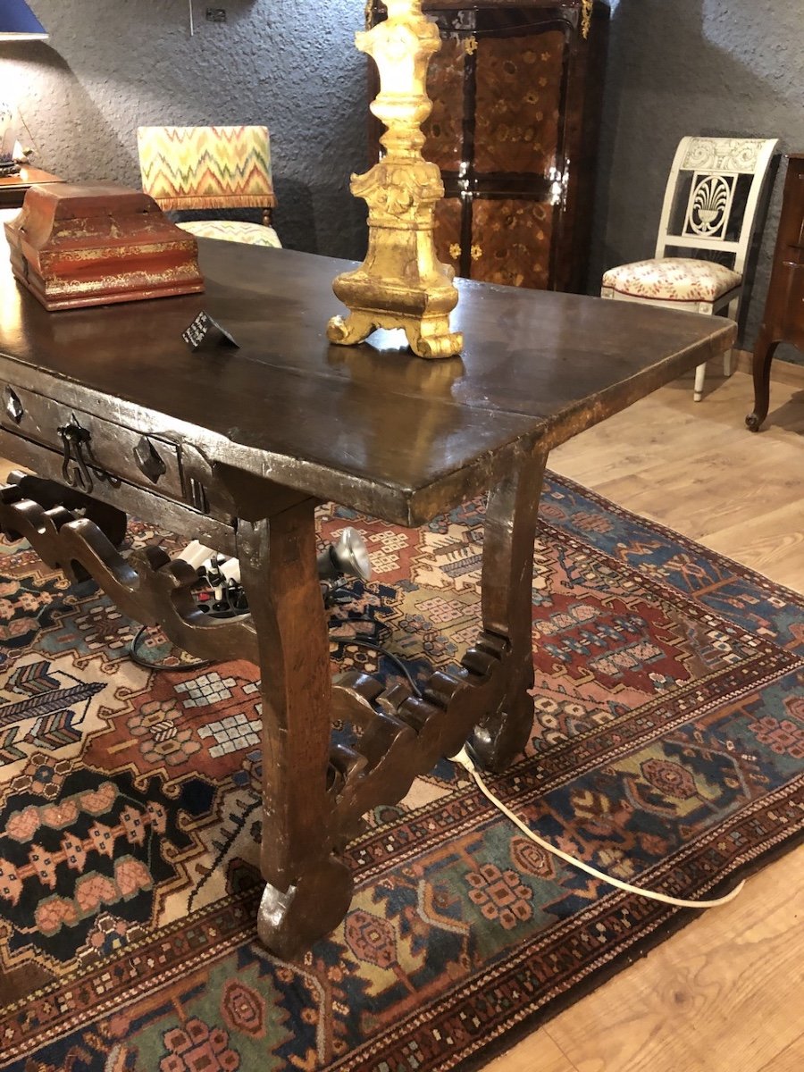 Table  En Noyer époque XVII Eme Siècle (italie Ou Espagne )-photo-2