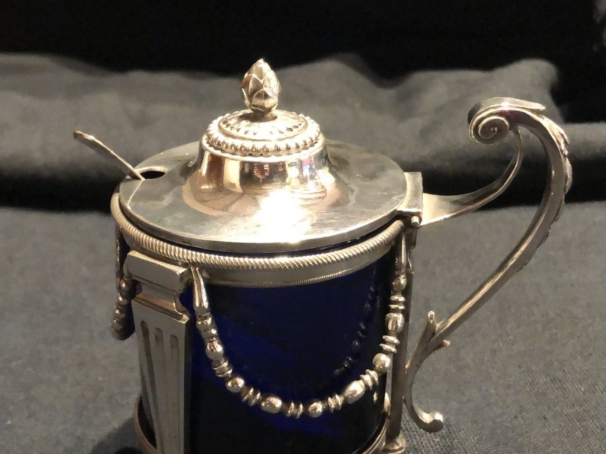 Tripod Mustard Pot In Sterling Silver Early 19th Century -photo-1