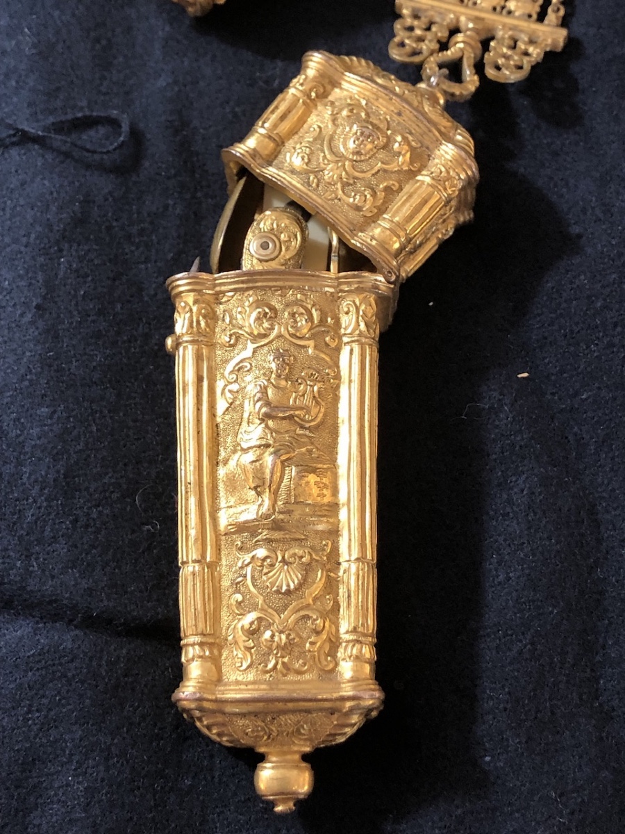 Châtelaine Et Son étui En Pomponne Ciselée Et Gravée XVIII éme Vers 1750-photo-5