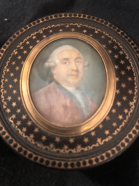 Circular Tortoiseshell Box, Portrait Of A Man, Louis XVI Period -photo-2