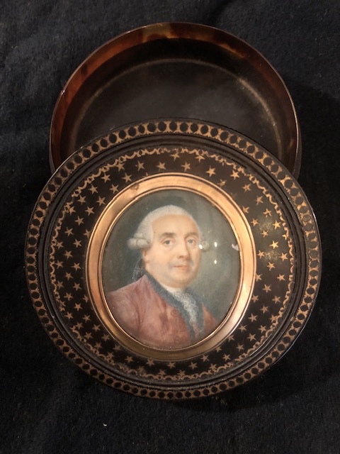 Circular Tortoiseshell Box, Portrait Of A Man, Louis XVI Period -photo-1