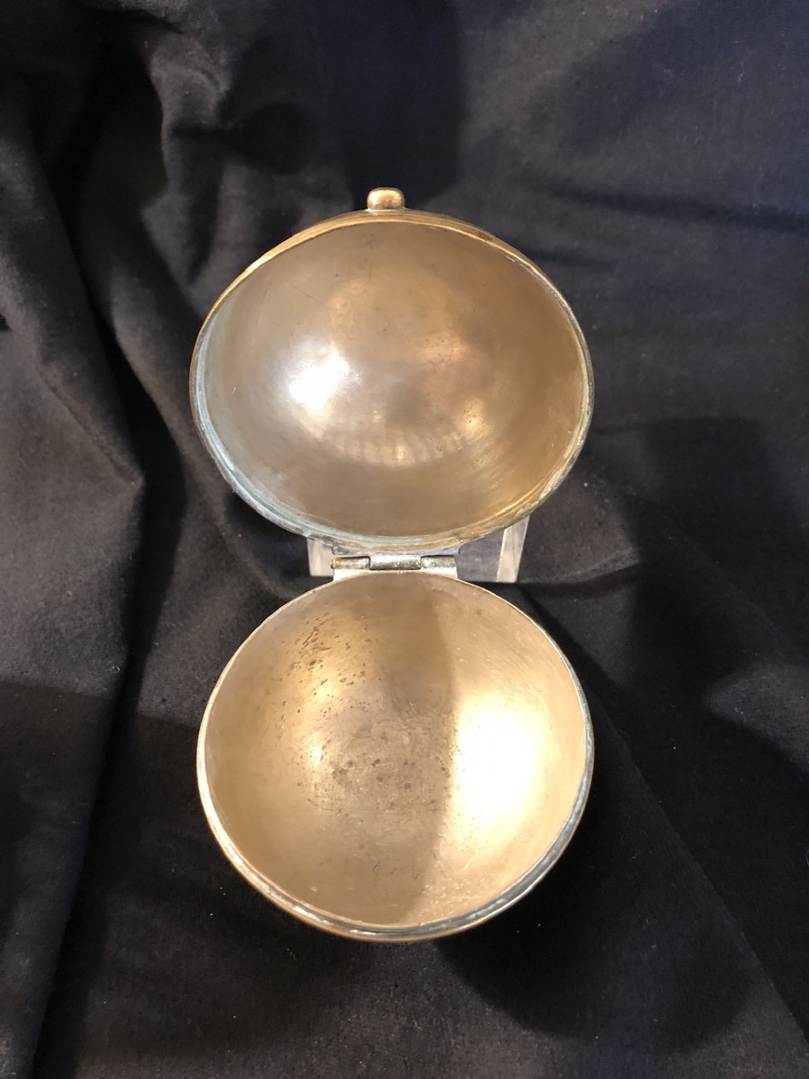 Paire de boules à savon et éponge en bronze - poinçonnée au C couronné -1745-1749 -photo-4