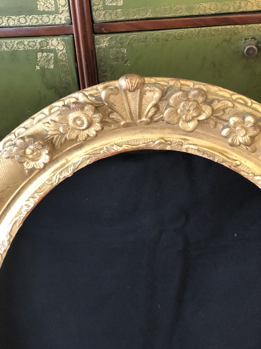 Pair Of Oval Carved And Gilded Wood Frames, Regency Style -photo-3