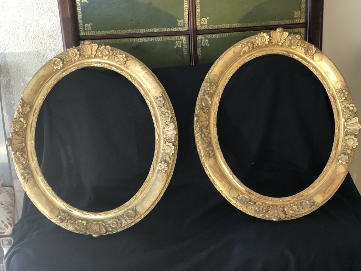 Pair Of Oval Carved And Gilded Wood Frames, Regency Style 
