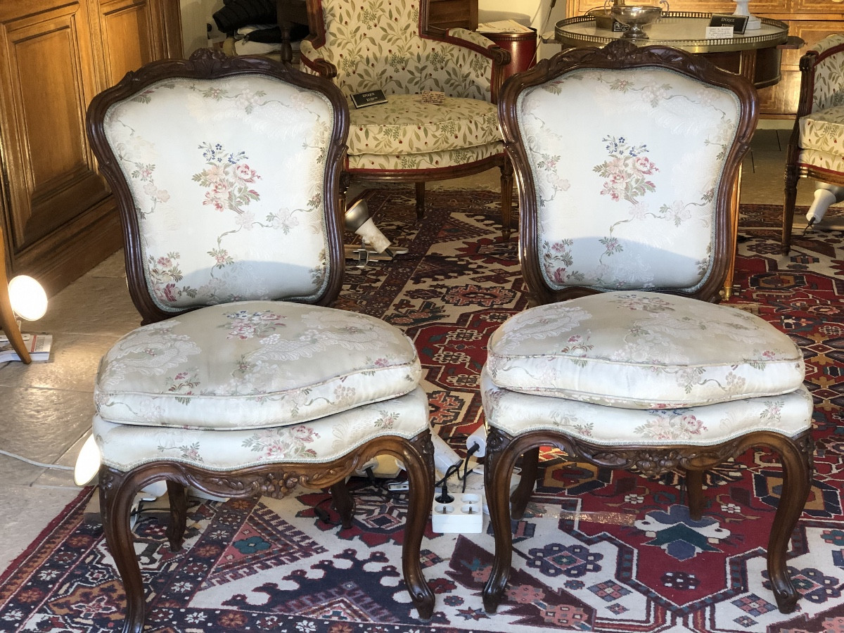 Paire de chaises Louis XV estampillées Pierre Nogaret reçu Maître  à Lyon en 1745-photo-2