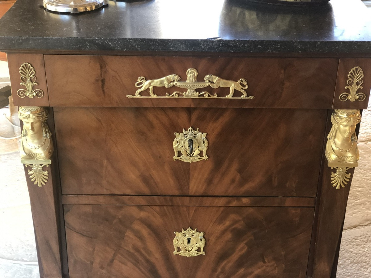 Petite commode en acajou époque « Retour d’Egypte «  vers 1800  -photo-4