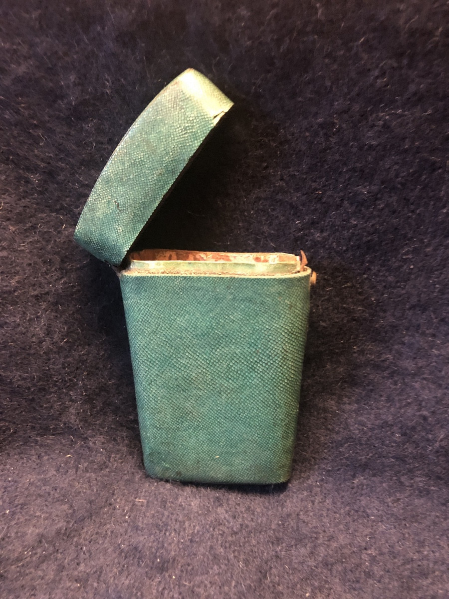 Étui en galuchat de couleur vert Epoque XVIII éme -photo-2