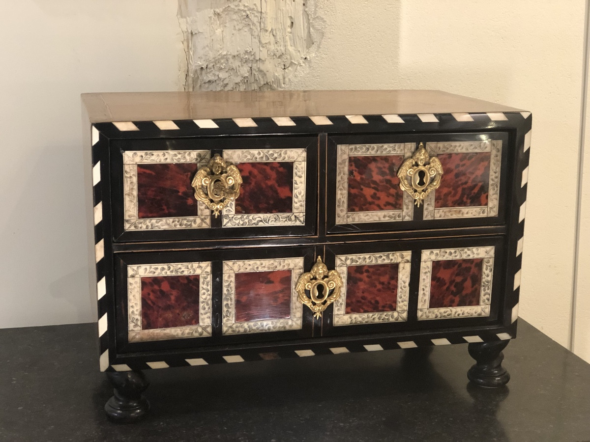 Petit cabinet époque Louis XIV fin XVII éme siècle -photo-2