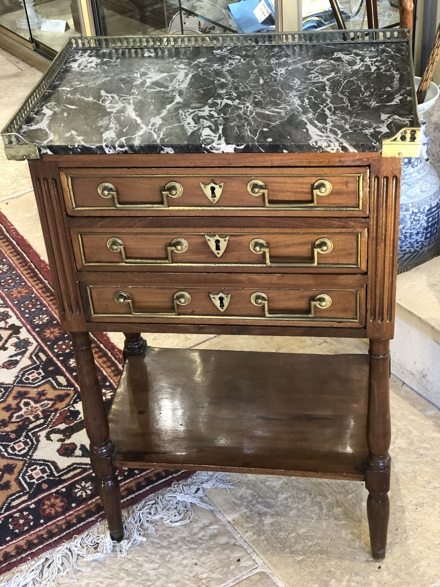 Louis XVI Style Mahogany Coffee Table, Also Known As A "chiffonnière" Table, 18th Century 