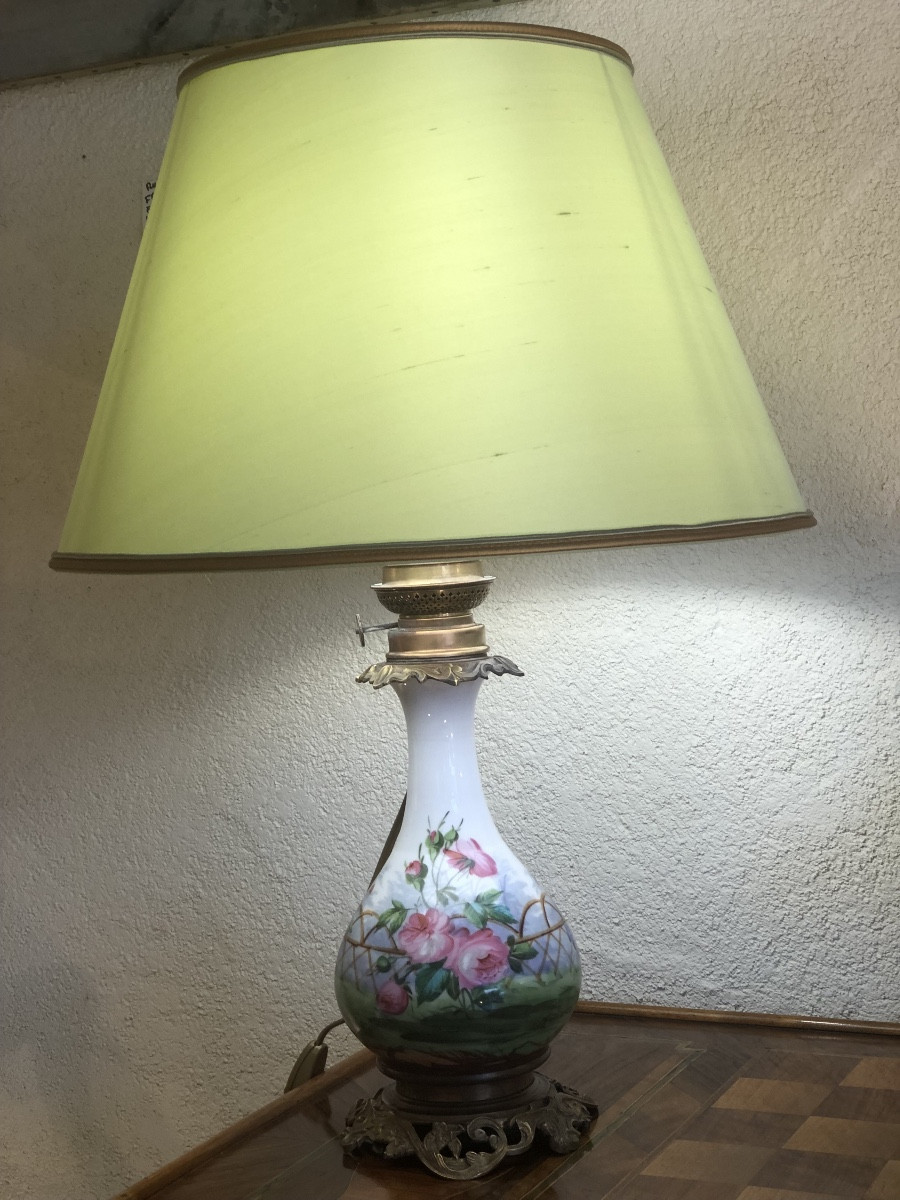 Lampe à pétrole en porcelaine décorée époque fin XIX eme -photo-2