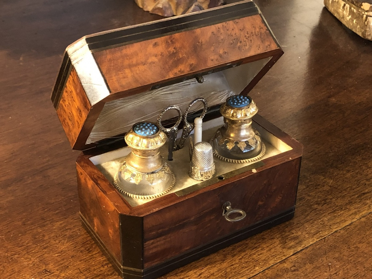 Coffret nécessaire de senteurs et couture  époque Napoléon III 