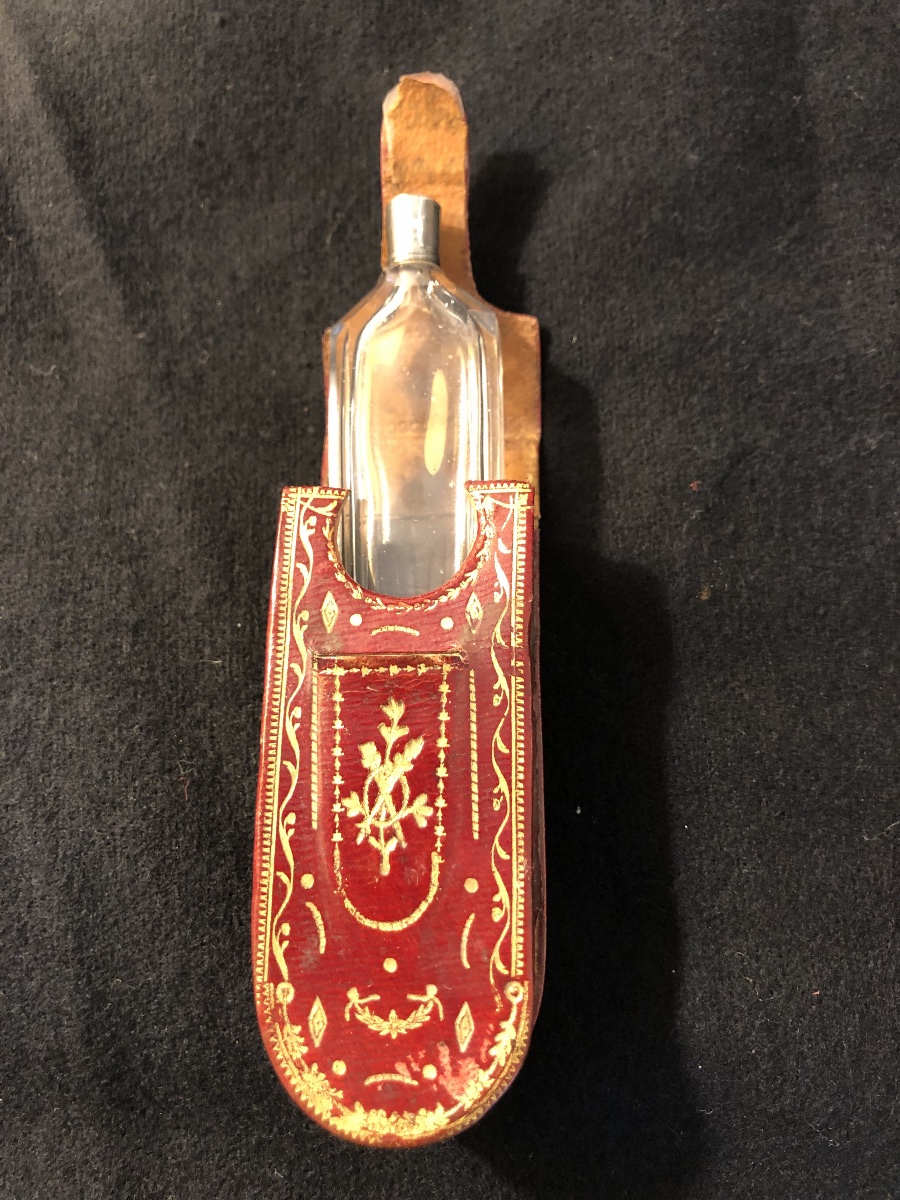 Crystal Salt Flask In Late 18th Century Case-photo-2