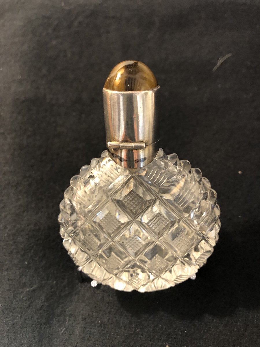 Salt Flask In Cut Crystal From The 19th Century-photo-3