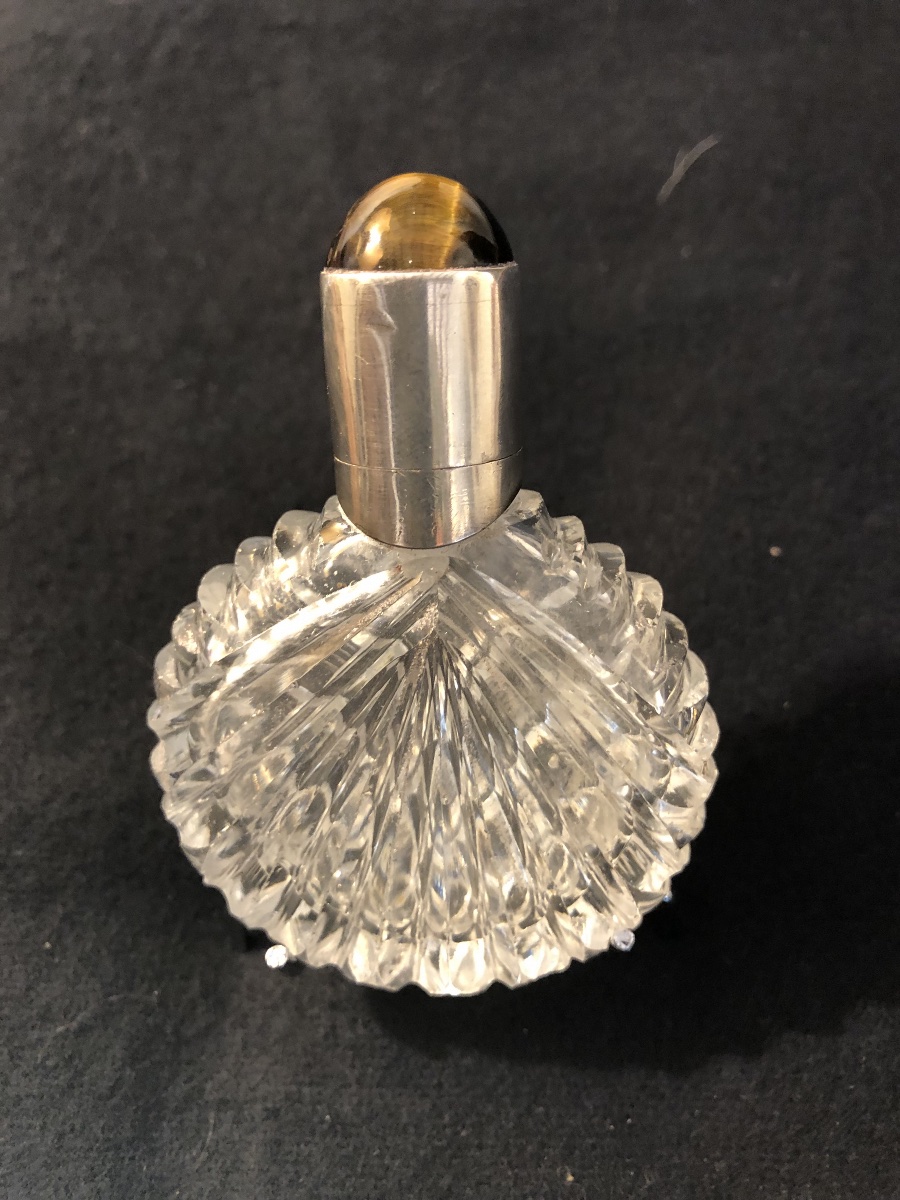 Salt Flask In Cut Crystal From The 19th Century-photo-4