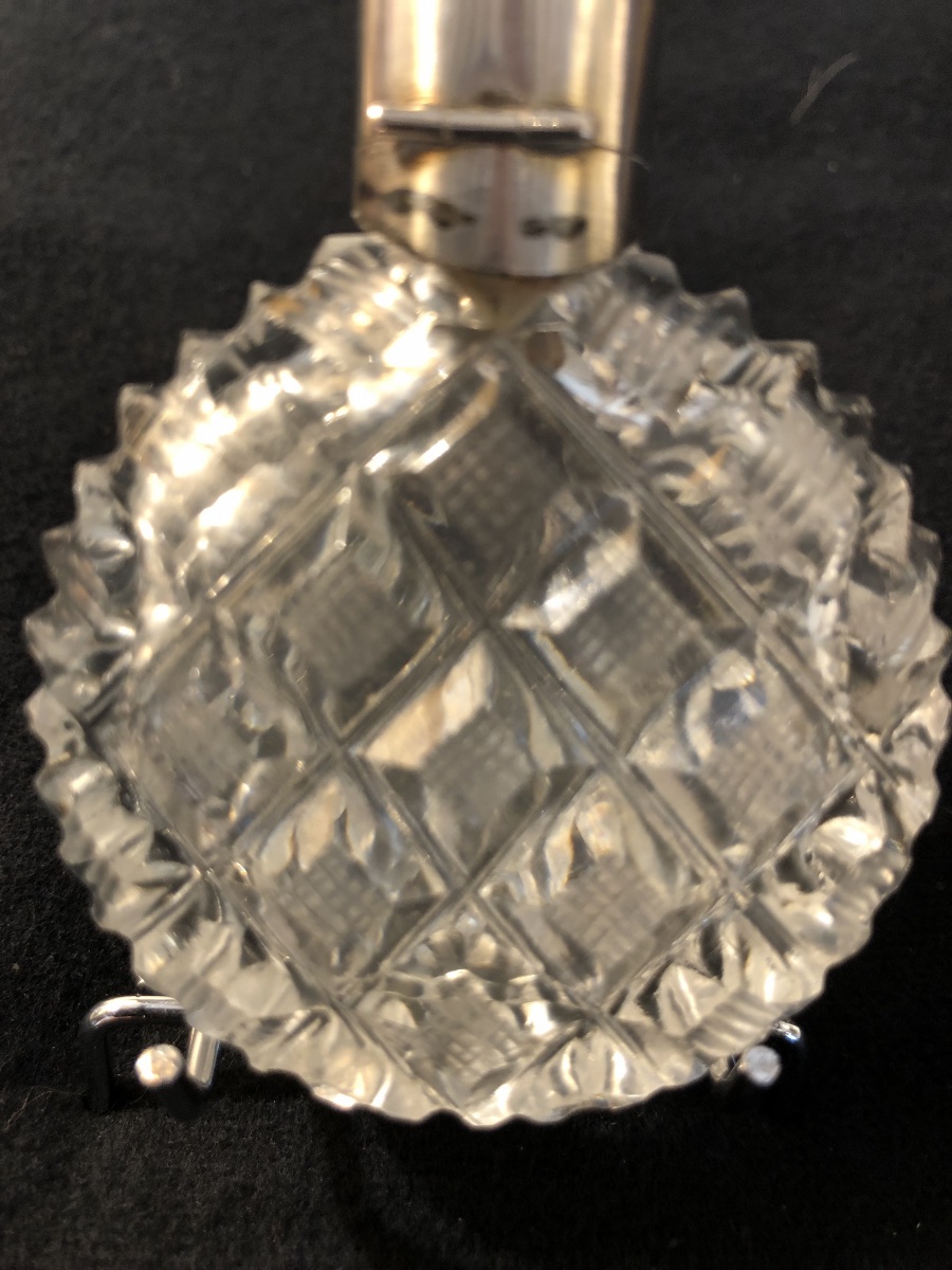 Salt Flask In Cut Crystal From The 19th Century-photo-1