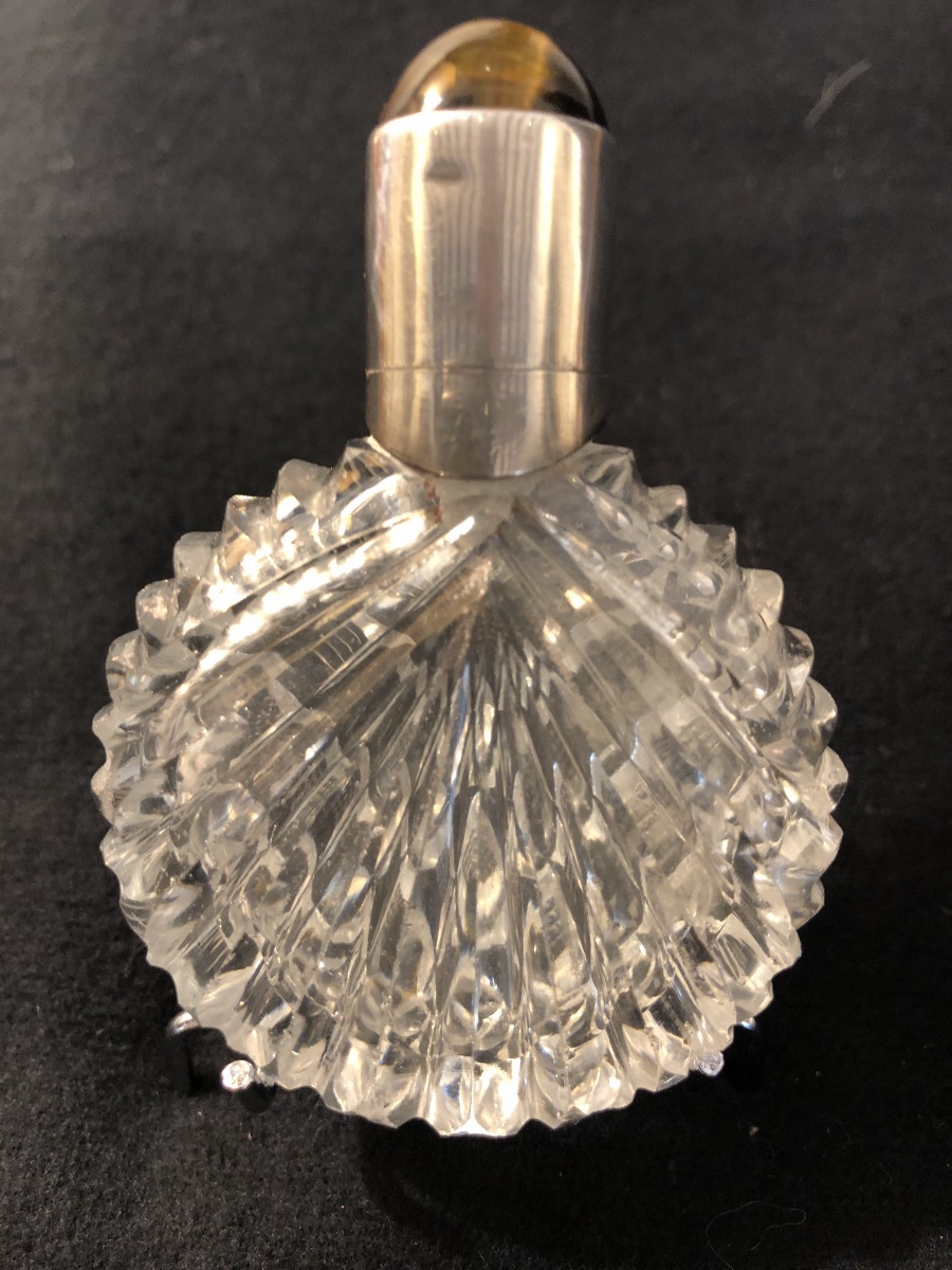 Salt Flask In Cut Crystal From The 19th Century-photo-2