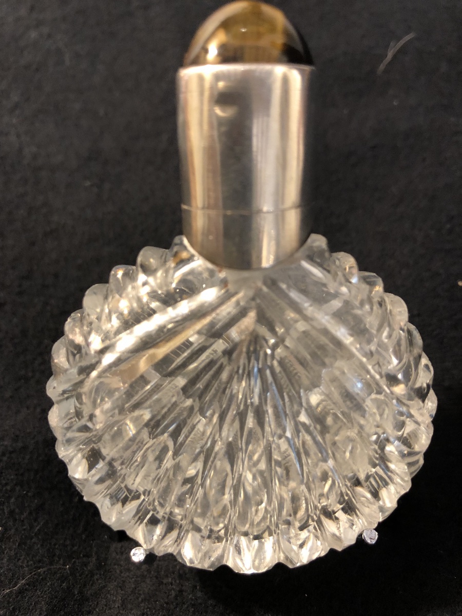 Salt Flask In Cut Crystal From The 19th Century-photo-4