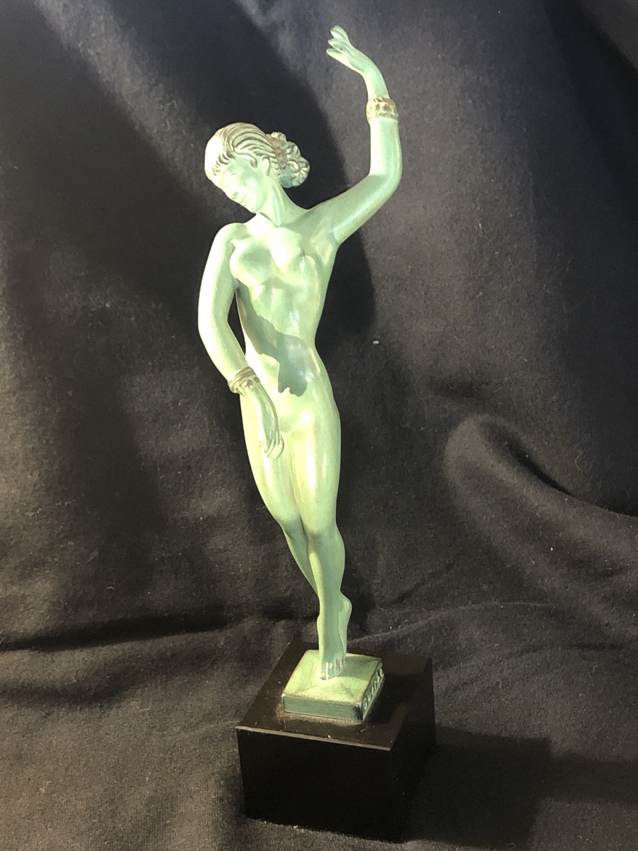 Guerbe Raymonde  ( 1894-1995 ) «  Danseuse Orientale » - fonte d’art -patine verte à l’Antique 