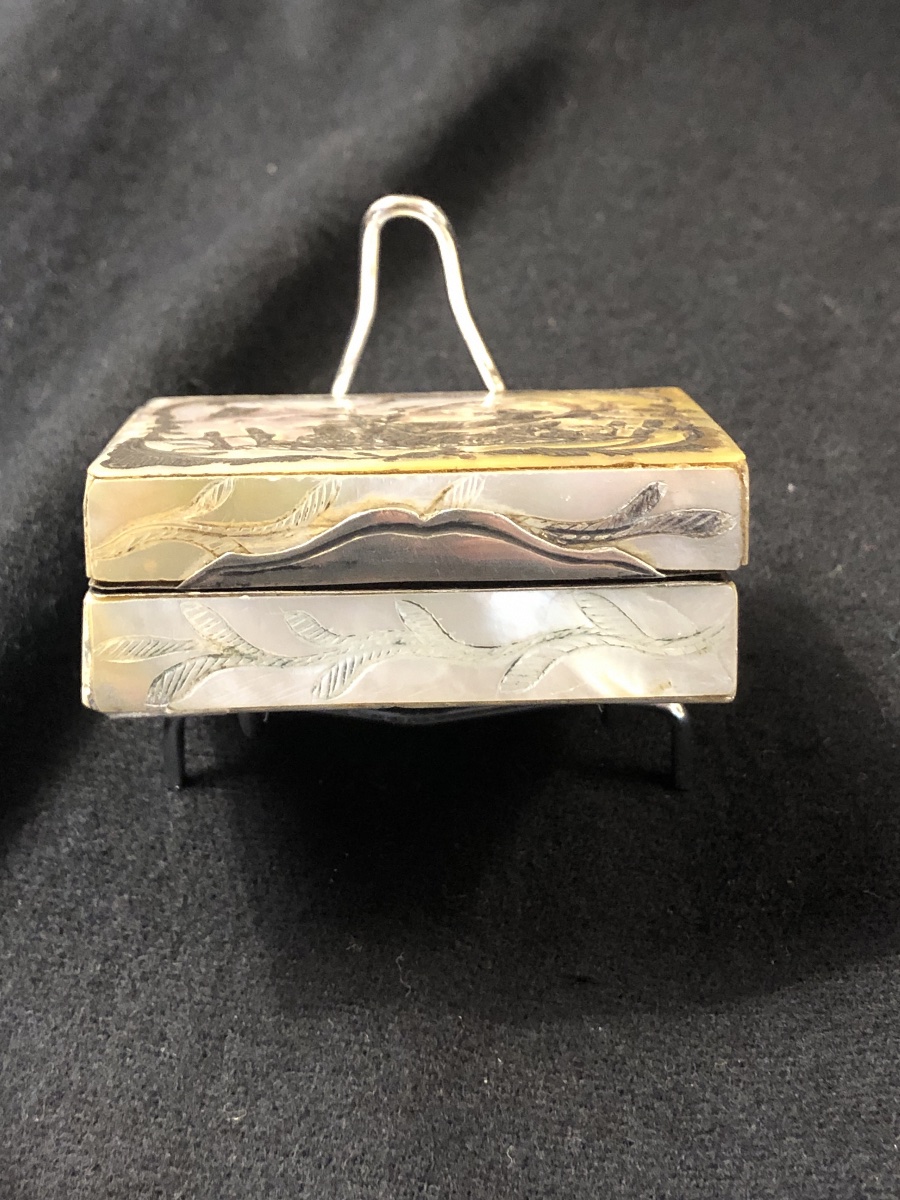 18th-century Silver And Mother-of-pearl Fly Box -photo-2