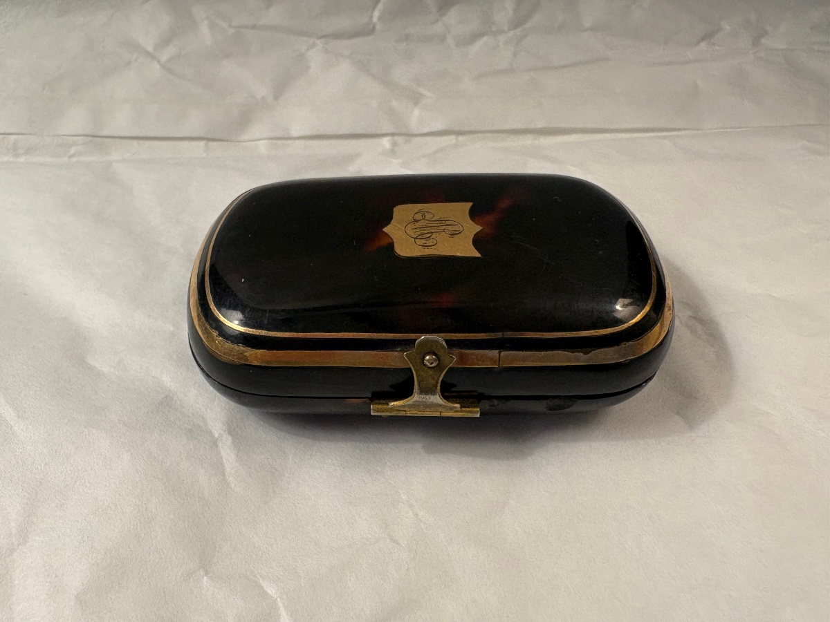 Petit porte-monnaie en écaille de tortue et or époque Napoléon 3 -photo-1