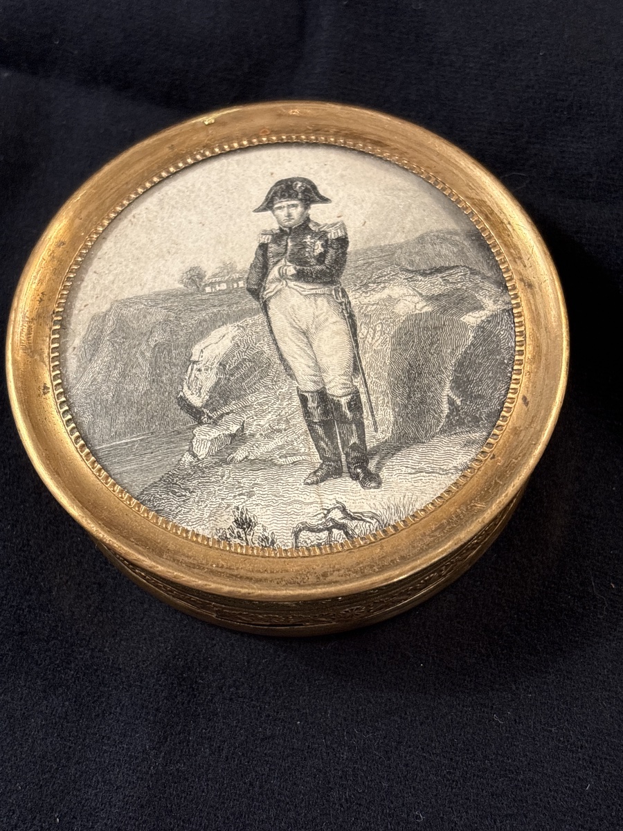 Boîte en carton bouilli , cerclage en laiton ciselé avec gravure de Napoléon 1 er -photo-3