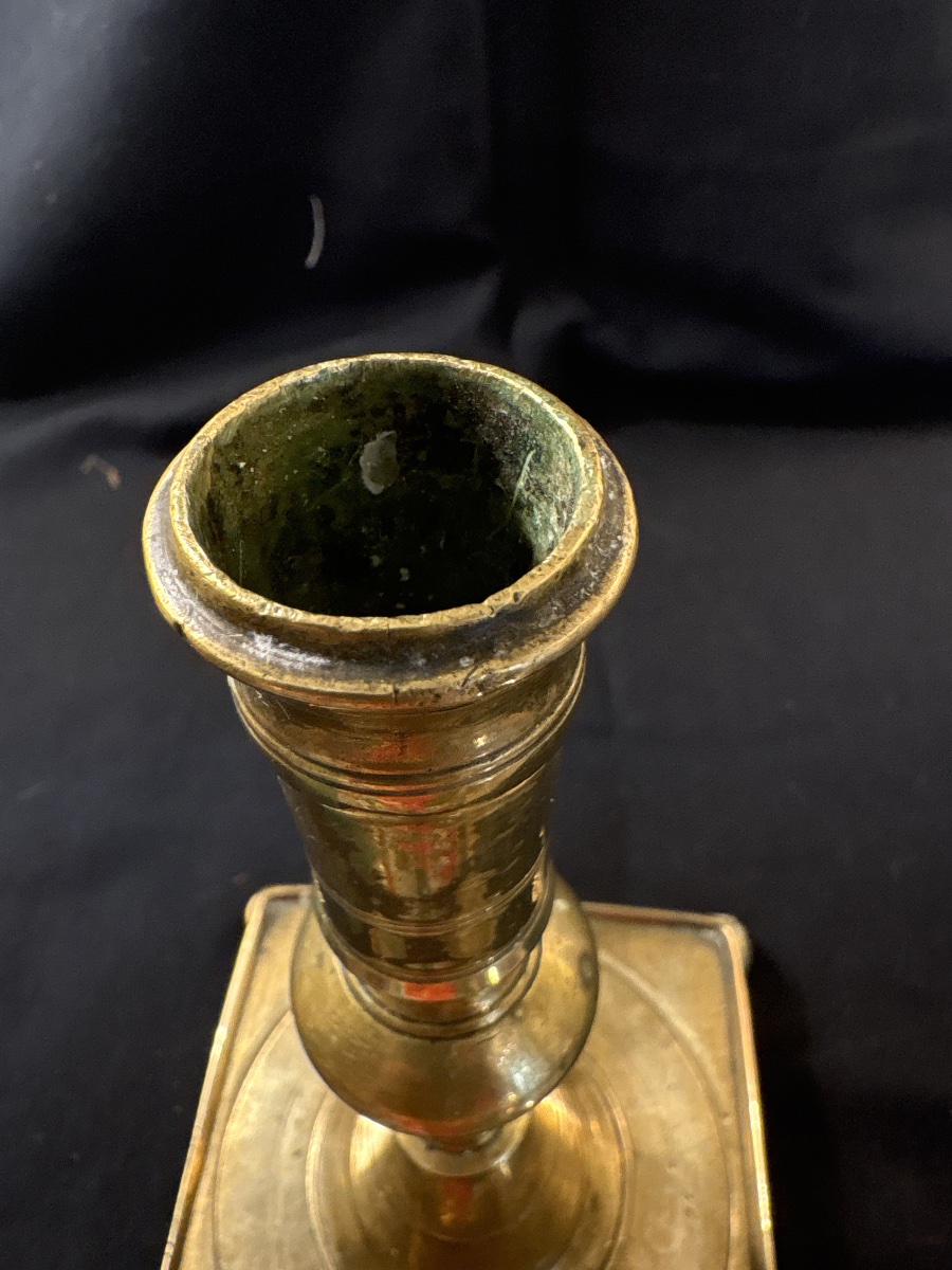 17th-century Bronze Candlestick -photo-3