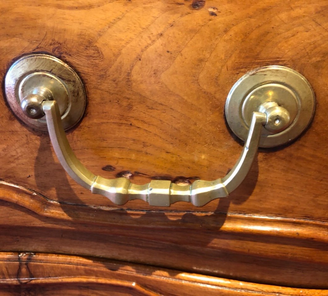 Commode Provençale dite «Sauteuse » Nimoise en Noyer 1 ère Moitié Du XVIII Eme Siècle -photo-4
