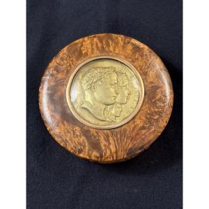 Boîte en loupe avec le profil de Napoléon 1er , Marie Louise , le Roi de Rome en laiton XIX e