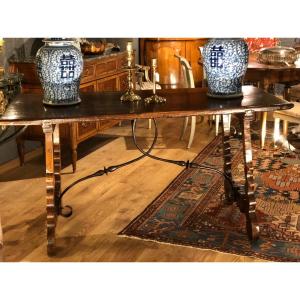 Rectangular Table In Walnut XVII Eme Century