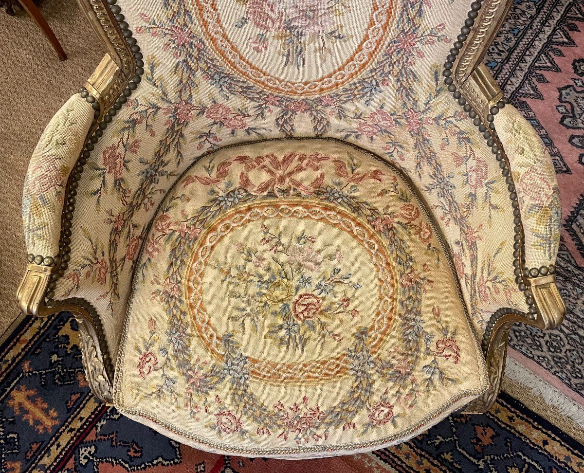 Paire De Bergères Louis XVI Bois Doré Tapisseries Au Point Milieu XIXème-photo-2