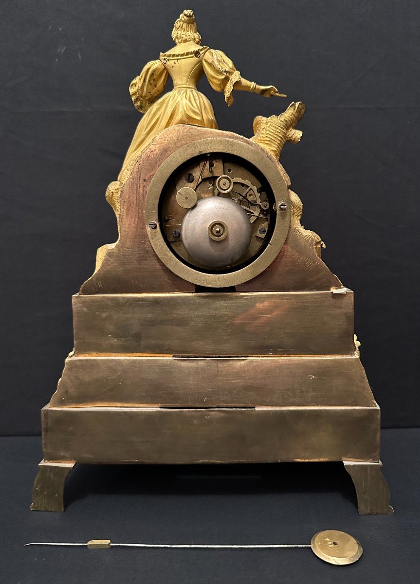 Pendule Bronze Doré Romantique  Femme Au Billet Doux époque Restauration Début XIXème-photo-8