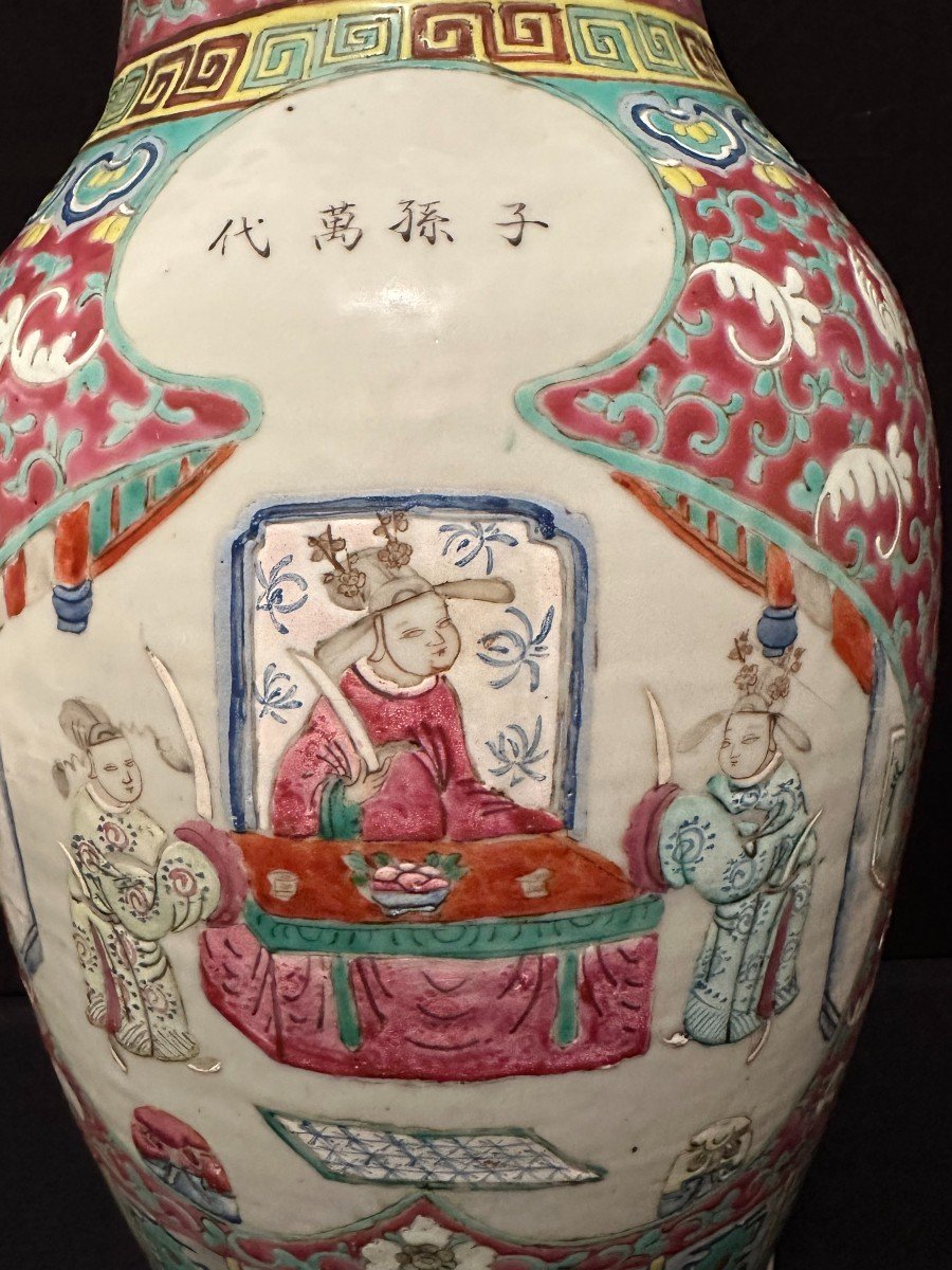 Chine Canton Vase En Porcelaine Aux Dignitaires Fin XIXème-photo-1