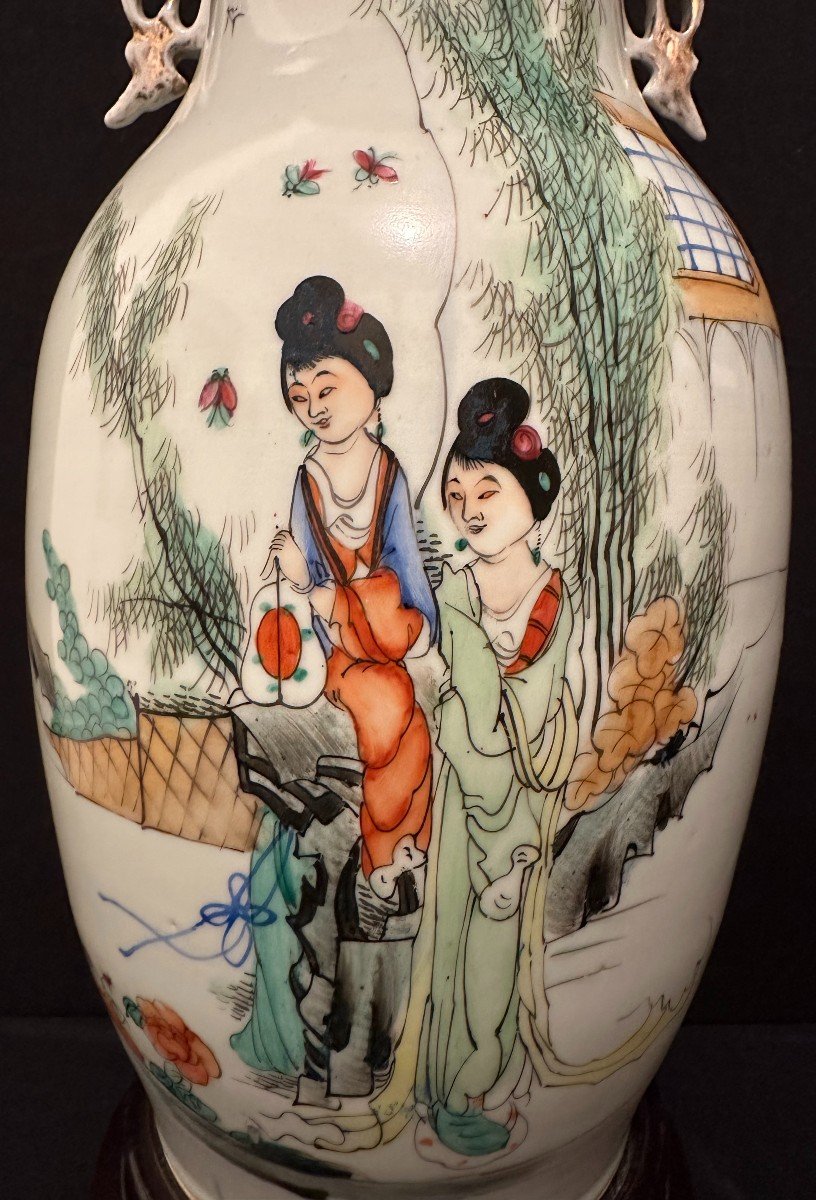 Chine Vase Porcelaine Jeunes Femmes Dans Un Jardin Fin XIXème-photo-2
