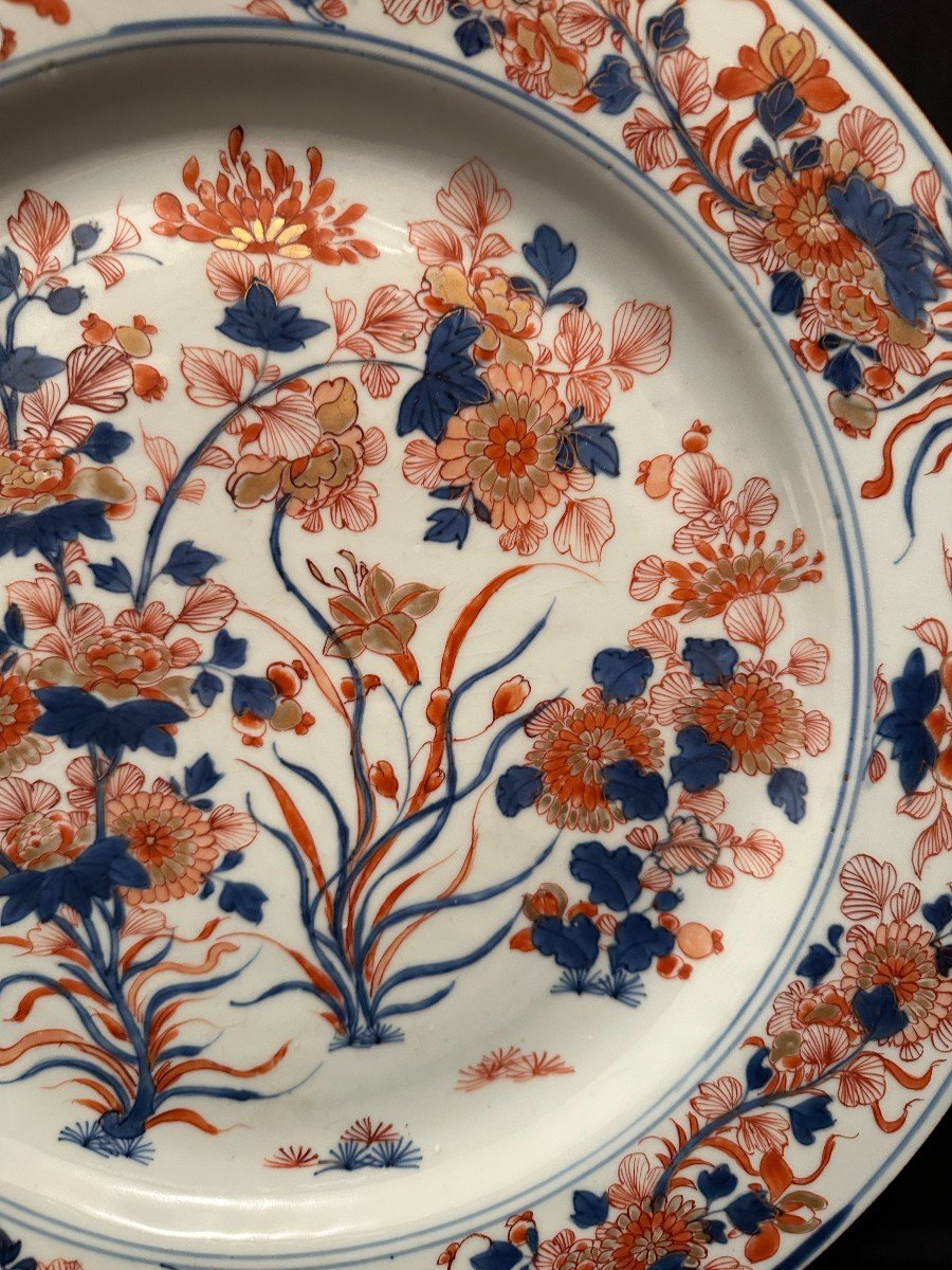 Chine Grand Plat En Porcelaine à Décor Imari Époque Kangxi Fin XVIIème Ø 39,5 cm-photo-4