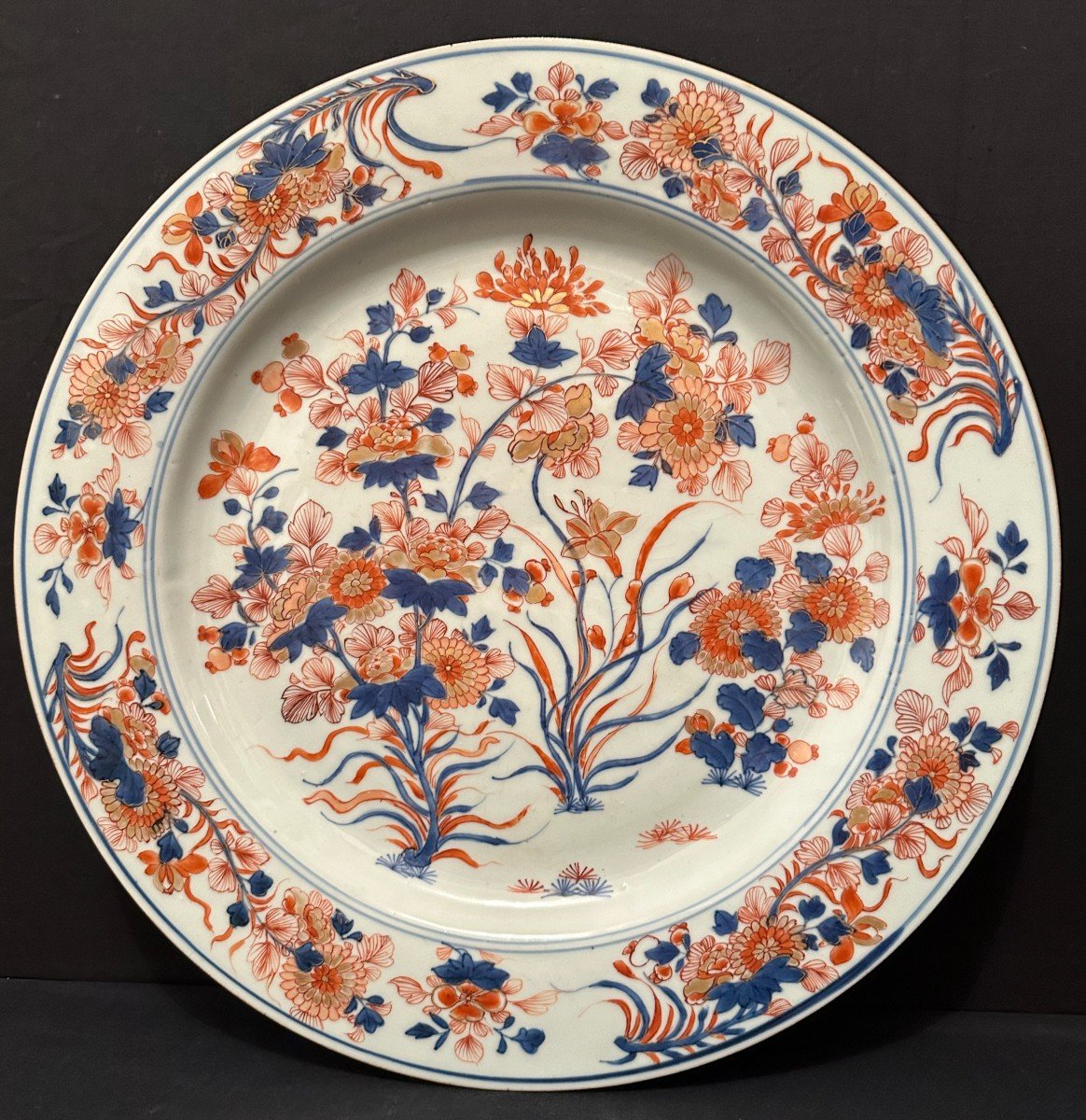 Chine Grand Plat En Porcelaine à Décor Imari Époque Kangxi Fin XVIIème Ø 39,5 cm